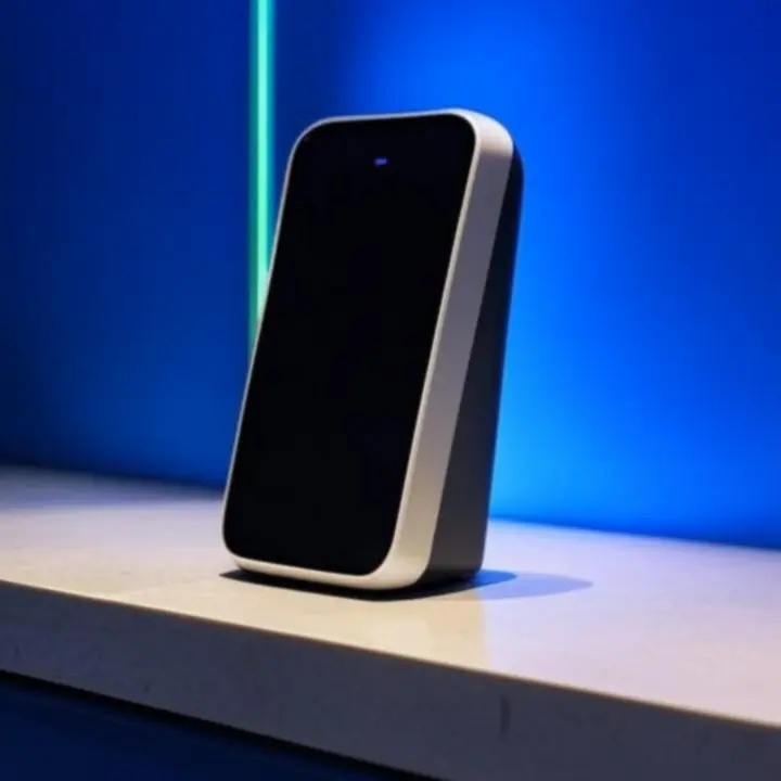 Wyeksponowana stacja ładowania z nowoczesnym wyświetlaczem